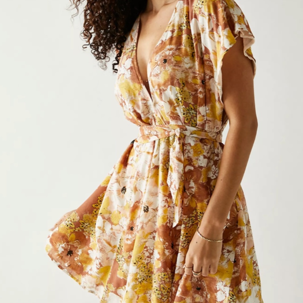 NWOT OR LABEL FREE PEOPLE FREDDY TIE MINI